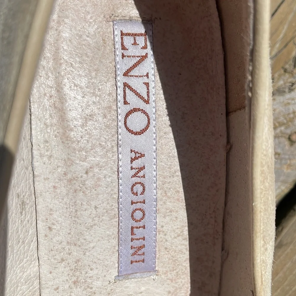 Enzo Angiolini SUEDE Cream Slip-On heels, size 8M - Picture 2 of 10